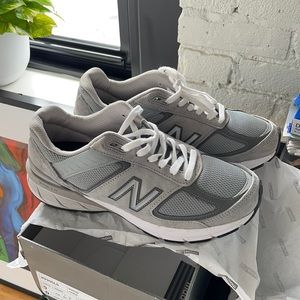 NEW BALANCE GREY 990